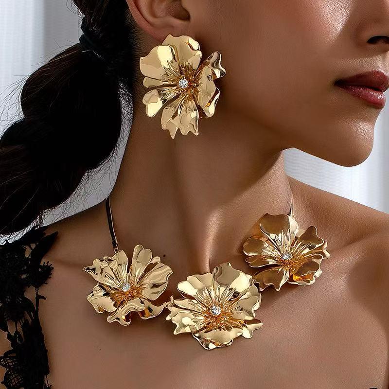 Golden Bloom Statement Necklace